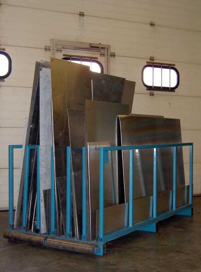 VERTO Tafelregal mit rollengelagerter Walze - einfaches Handling