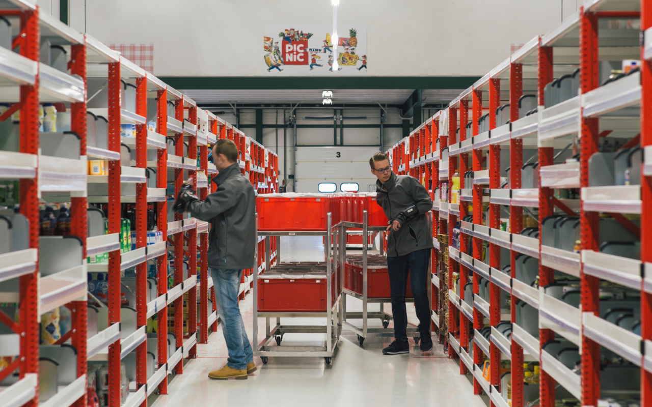 Regale mieten bei Bonnema