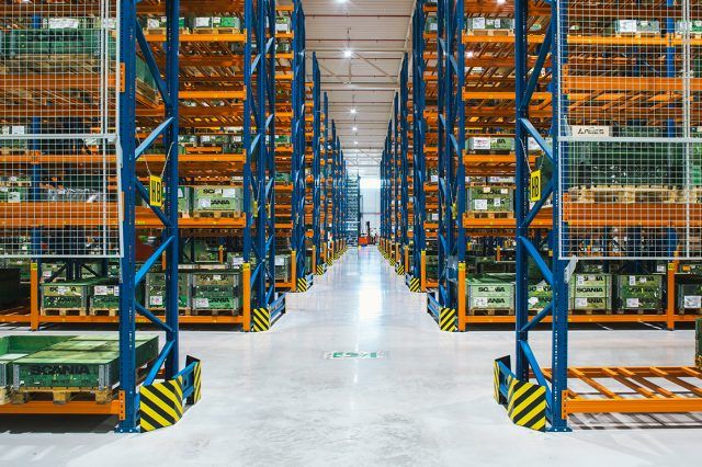 Großes Schmalganglager - 5.000+ Palettenplätze